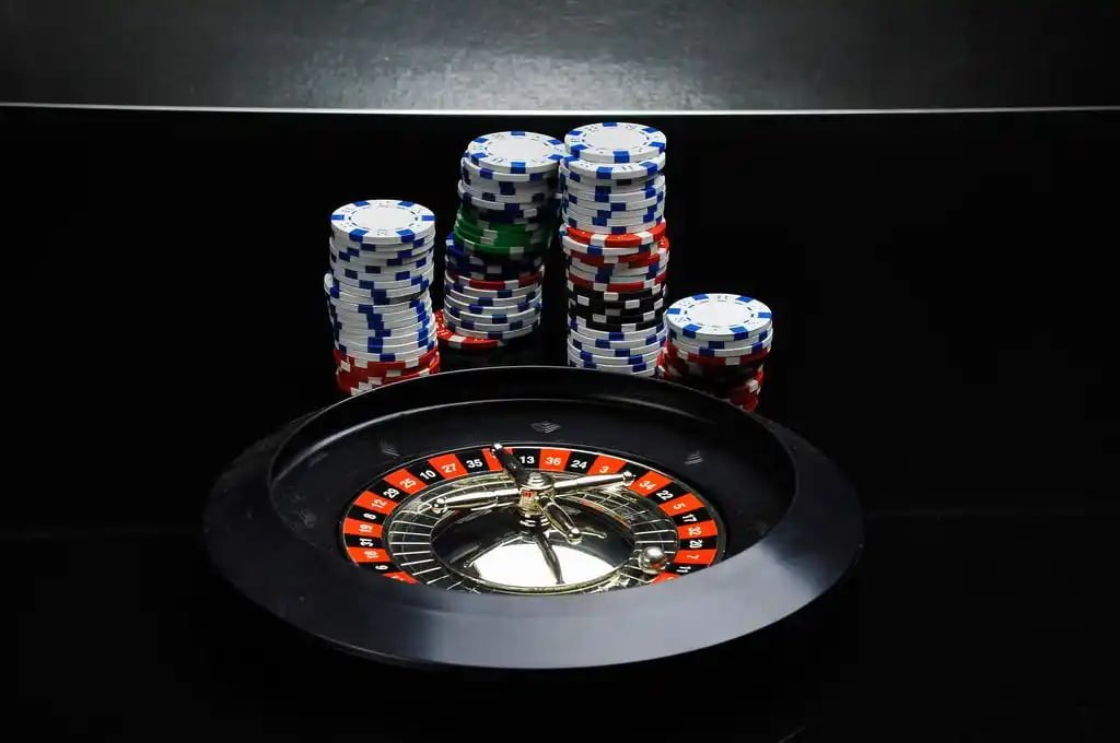 Studio live dealer ace99play dengan multi-kamera untuk blackjack, roulette, dan baccarat